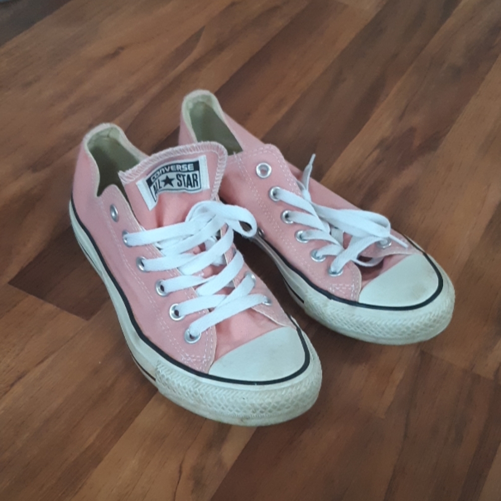 Converse - Picture 2 of 2